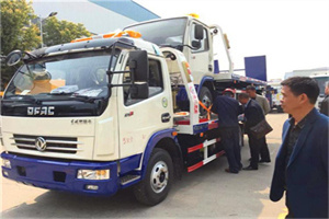 开平汽车道路救援拖车价格